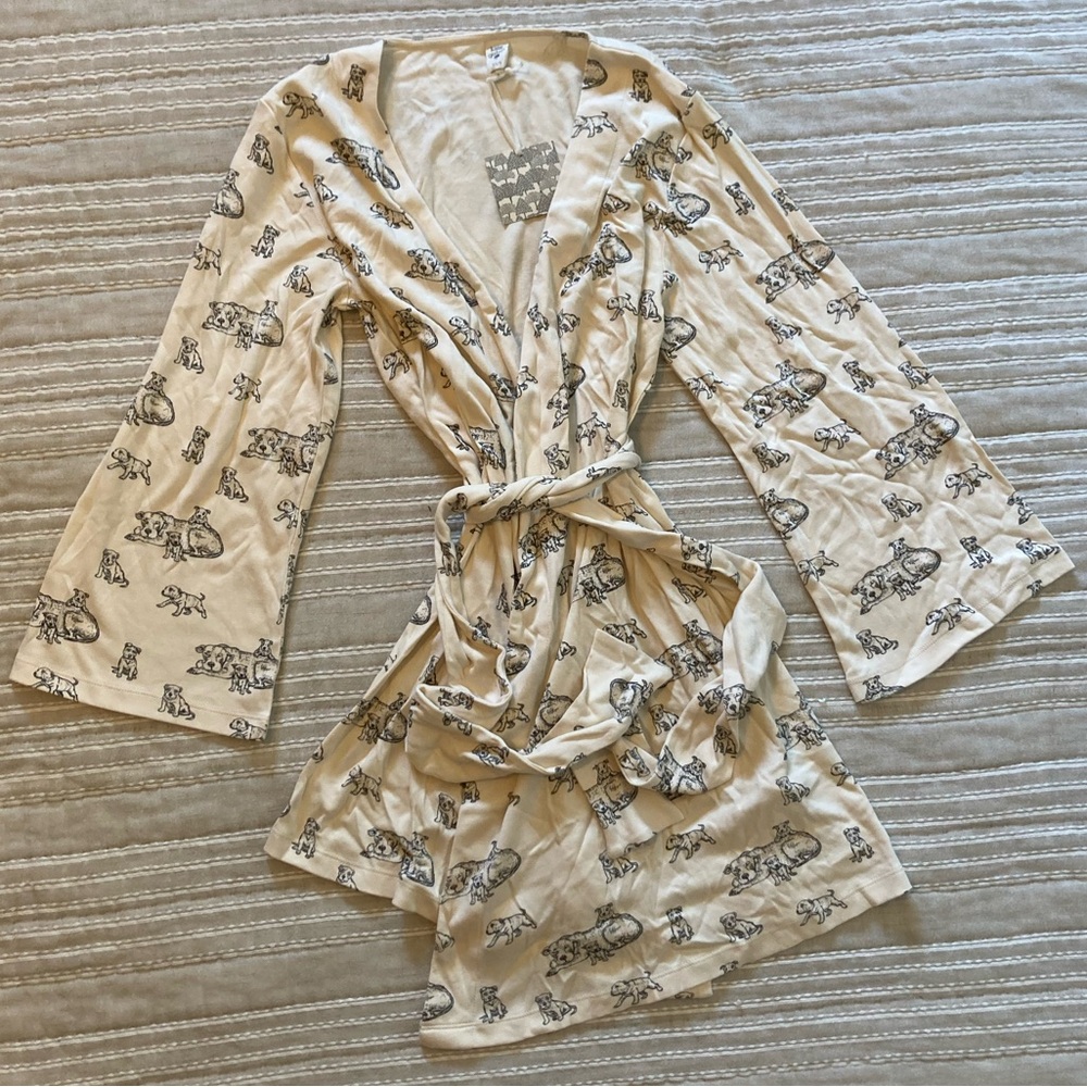 Kate Quinn dog robe